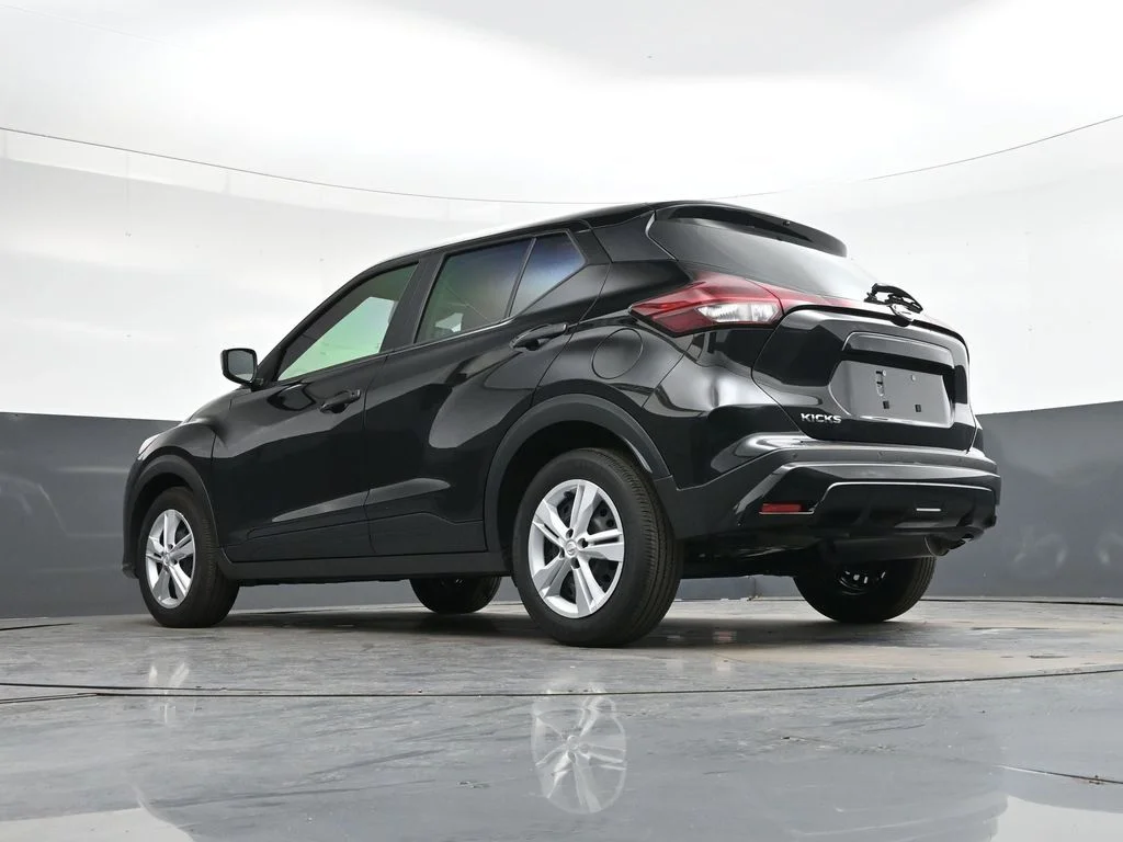Used 2025 Black Nissan S image 39