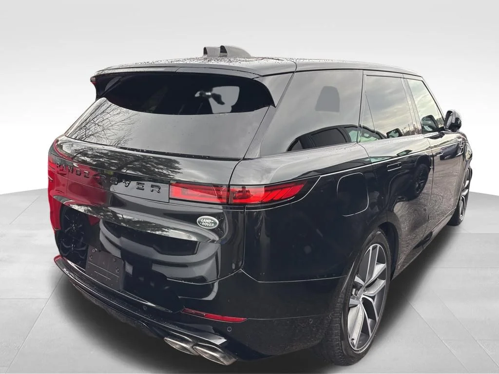Used 2023 Black Land Rover First Edition image 10