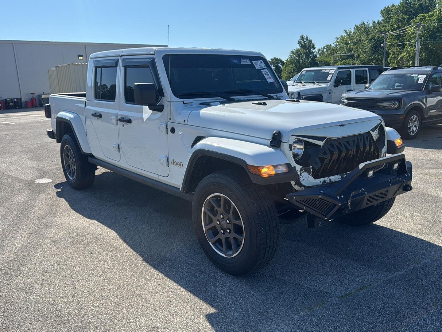 2021 Jeep Gladiator Overland's photo