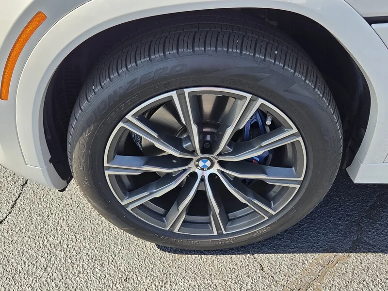 Used 2026 White Metallic BMW XDRIVE40I image 18