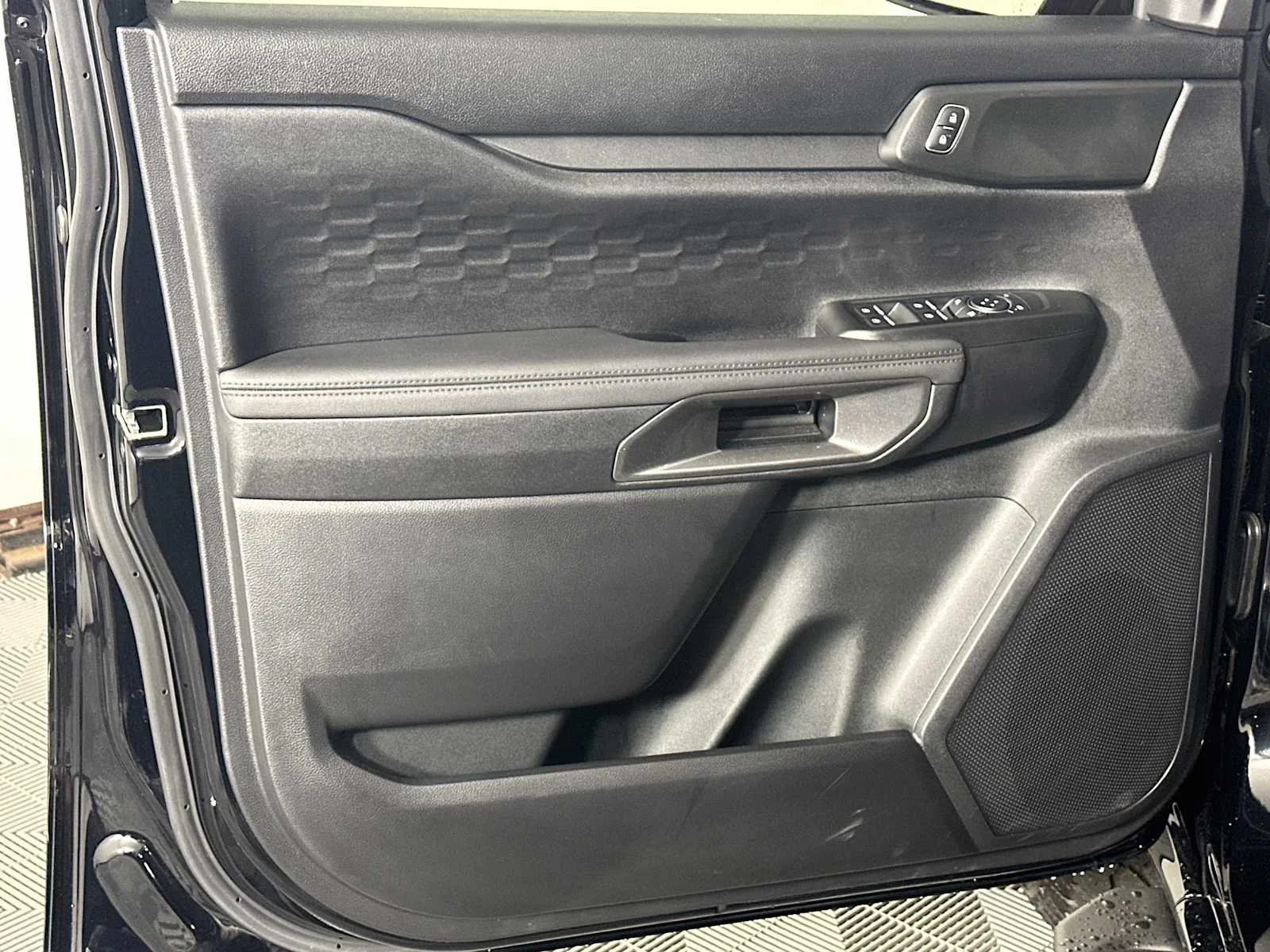 New 2025 Shadow Black Ford XLT image 11