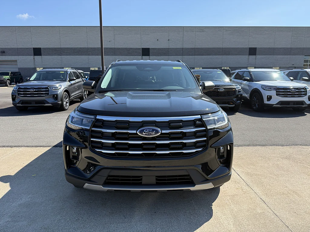 New 2026 Agate Black Metallic Ford Active image 2