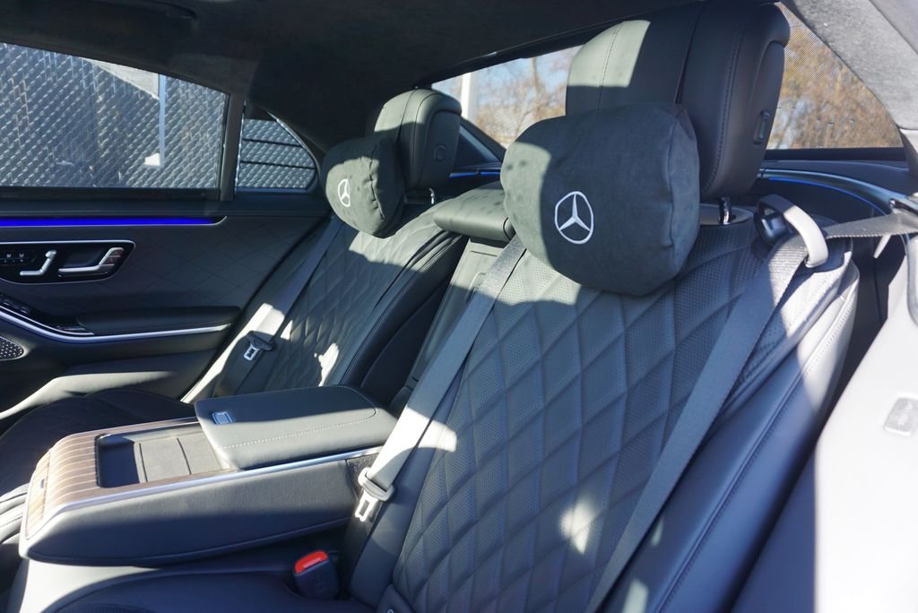 New 2026 MANUFAKTUR Moonlight White Magno Mercedes-Benz S 580 image 14