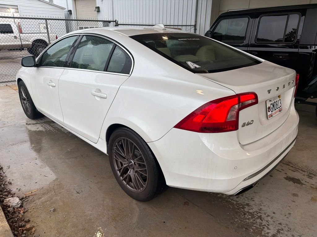 LYV402HK1HB151253