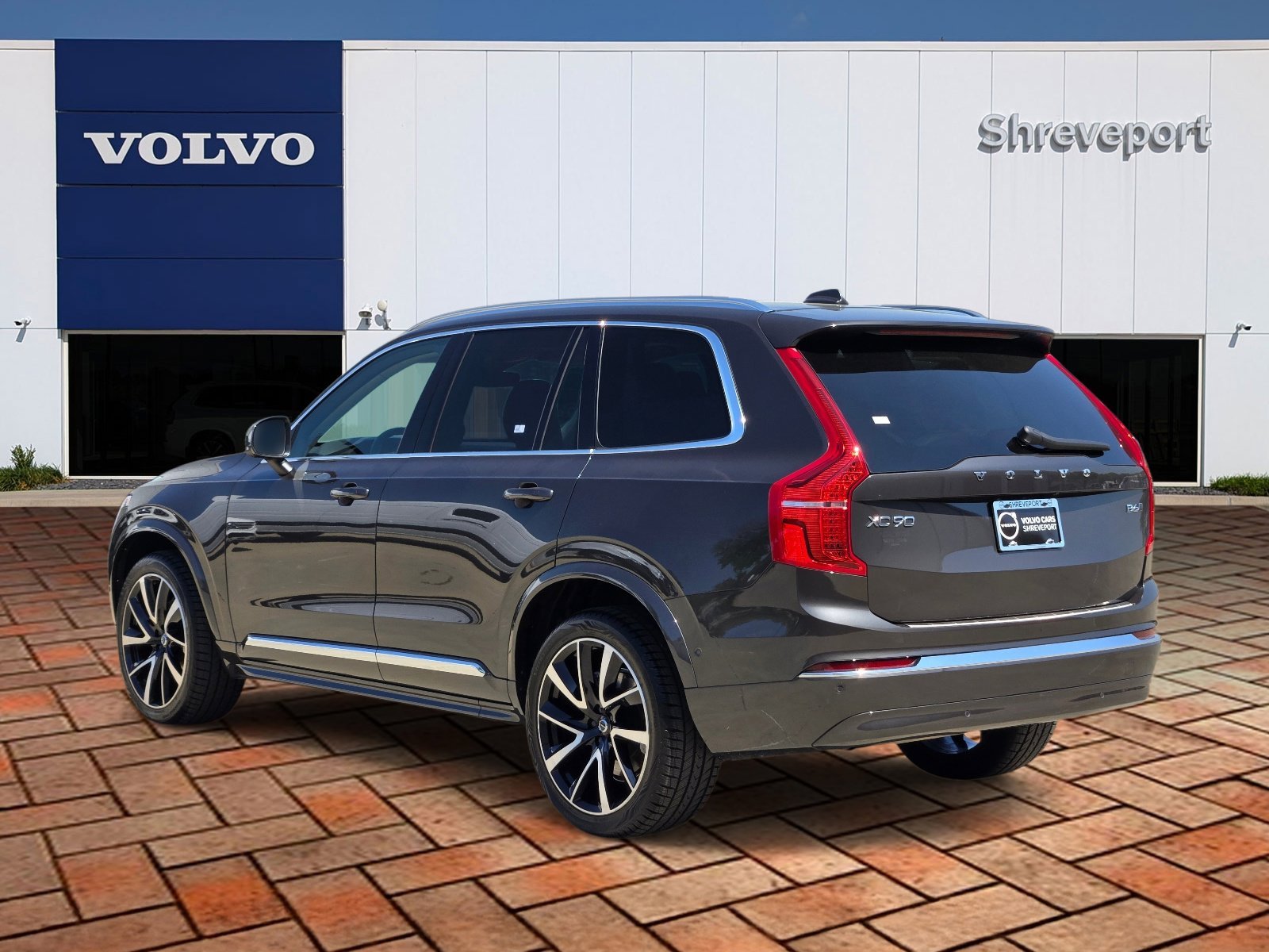 Used 2023 Platinum Gray Metallic Volvo Plus image 6