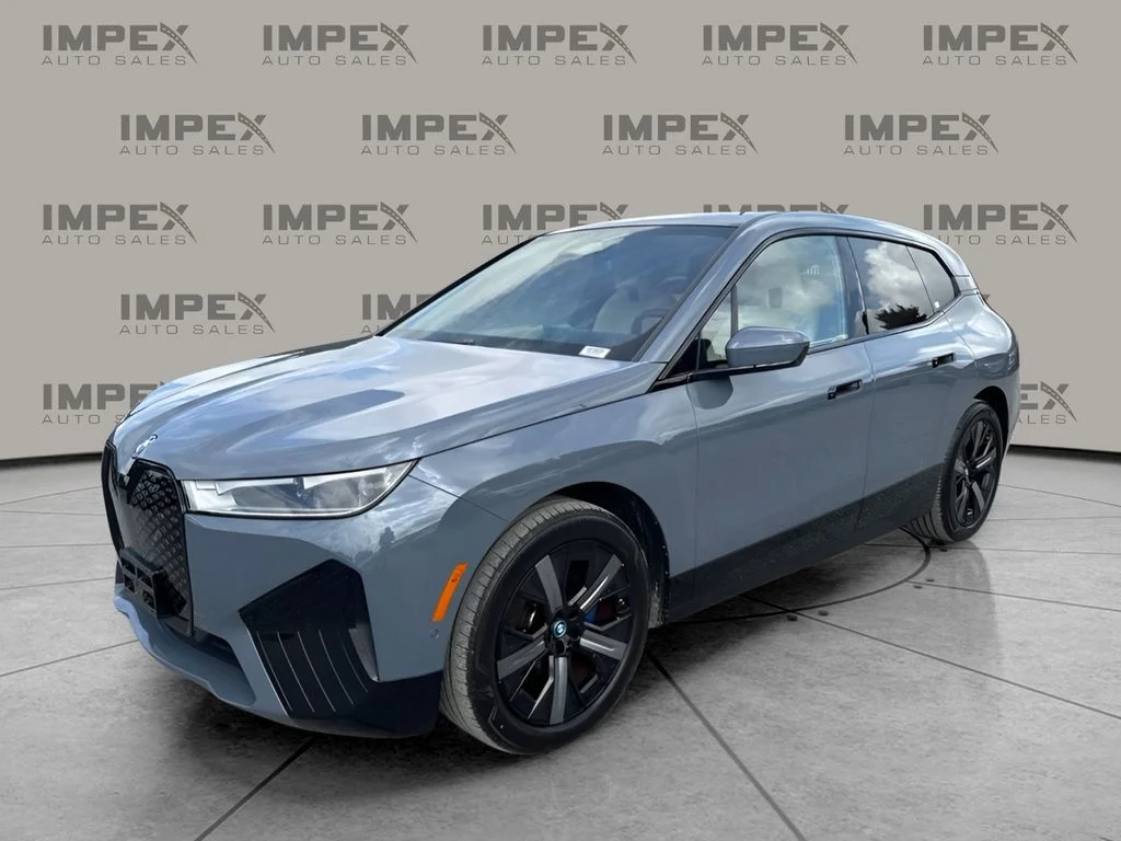Used 2024 Gray BMW xDrive50 image 1