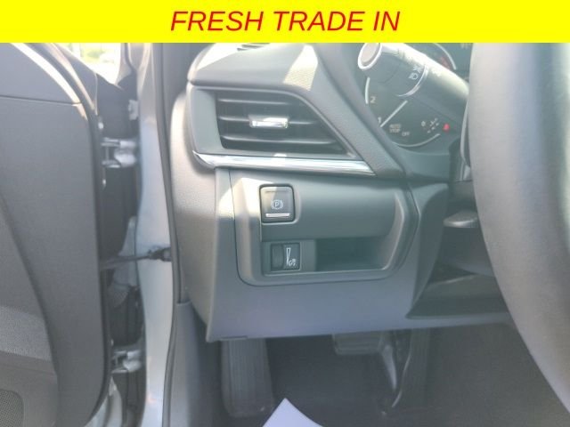 Used 2023 Silver Cadillac Luxury image 11
