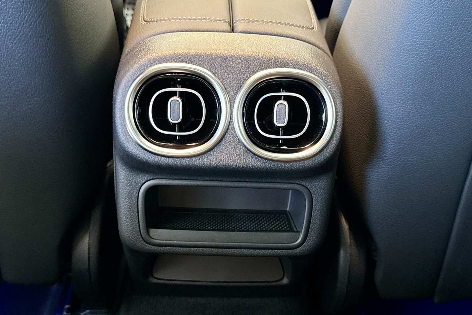 New 2026 Black Mercedes-Benz GLC 300 image 23