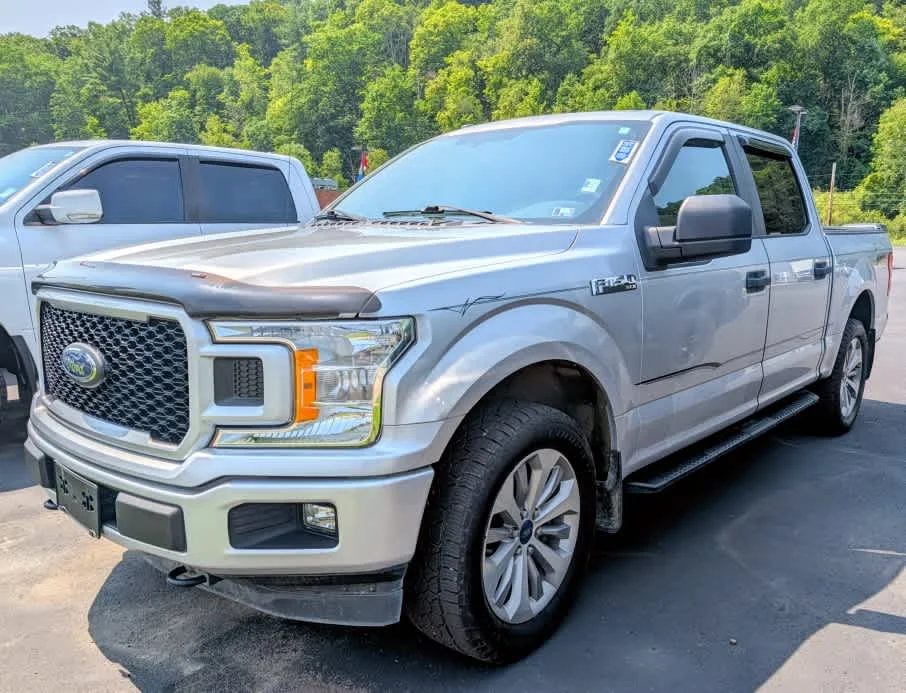 Used 2018 Ingot Silver Metallic Ford XL image 3