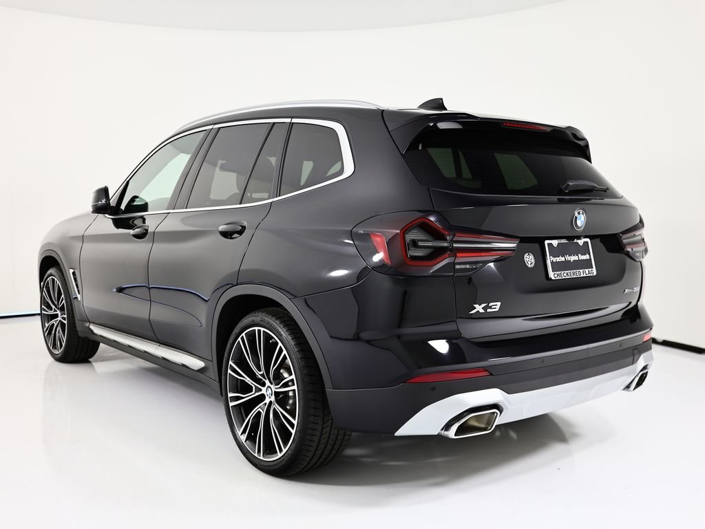 Used 2024 Black BMW xDrive30i image 3