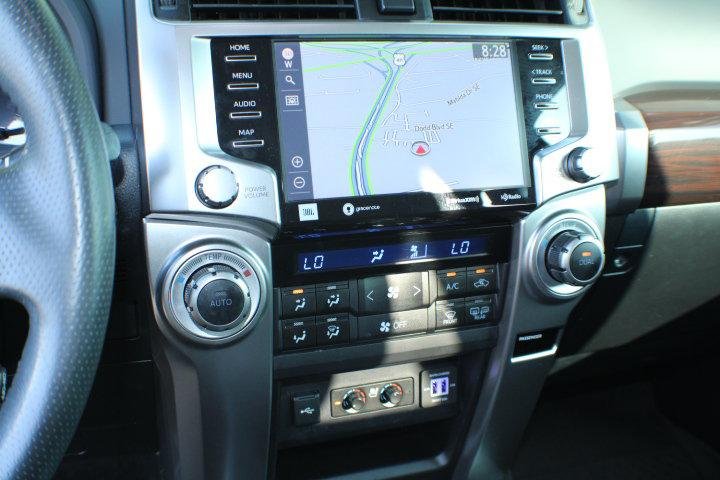 Certified Used 2022 ARMY GREEN Toyota  image 10
