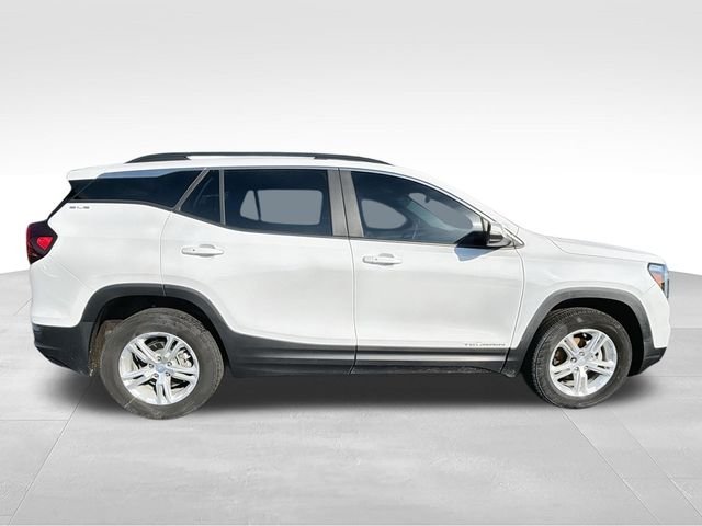 Used 2023 White GMC SLE image 9