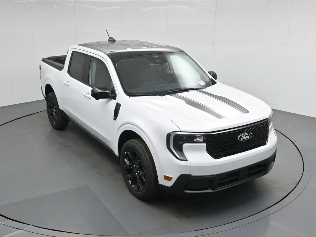 New 2026 Oxford White Ford Lariat image 38