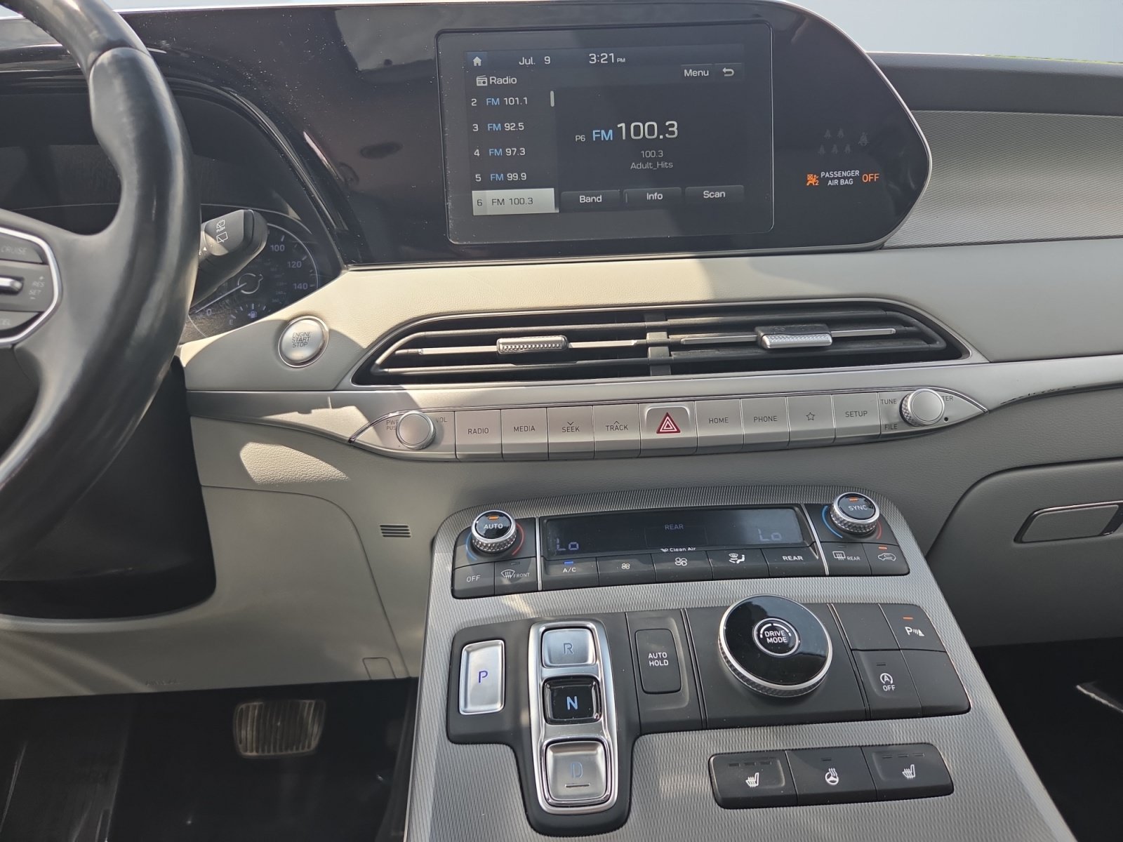 Used 2020 Hyper White Hyundai SEL image 11