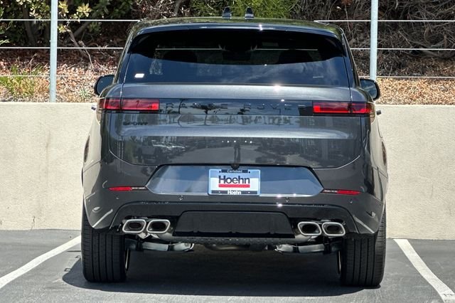 New 2026 Carpathian Grey Land Rover Dynamic SE image 4