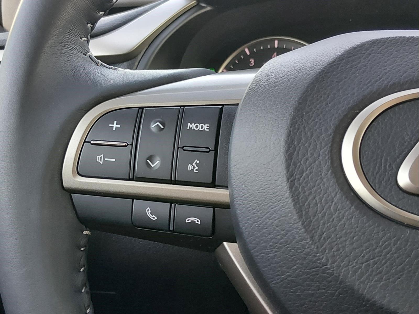Used 2019 Eminent White Pearl Lexus RX 350 image 29