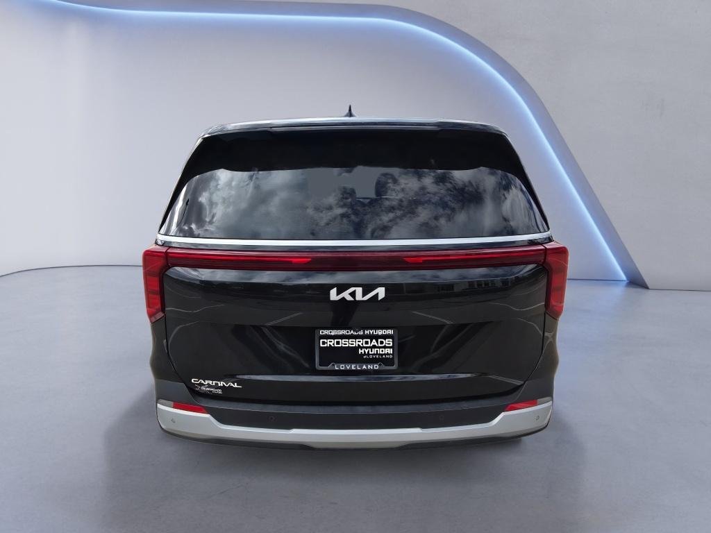 Used 2025 Aurora Black Pearl Kia LXS image 5