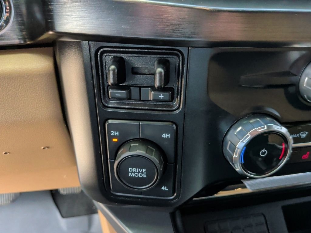 Used 2024 Bronze Metallic Ford Lariat image 32