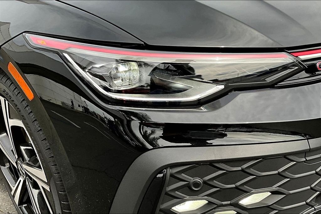 New 2026 Black Volkswagen 2.0T SE image 26