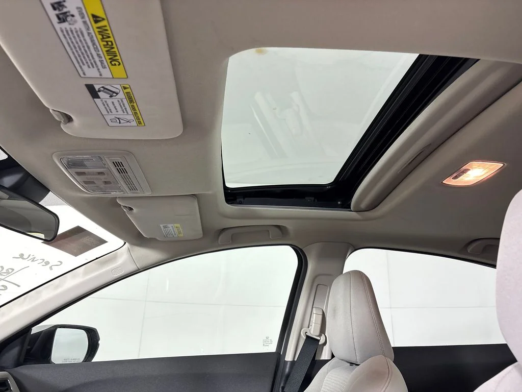 Certified Used 2022 White Honda EX image 31