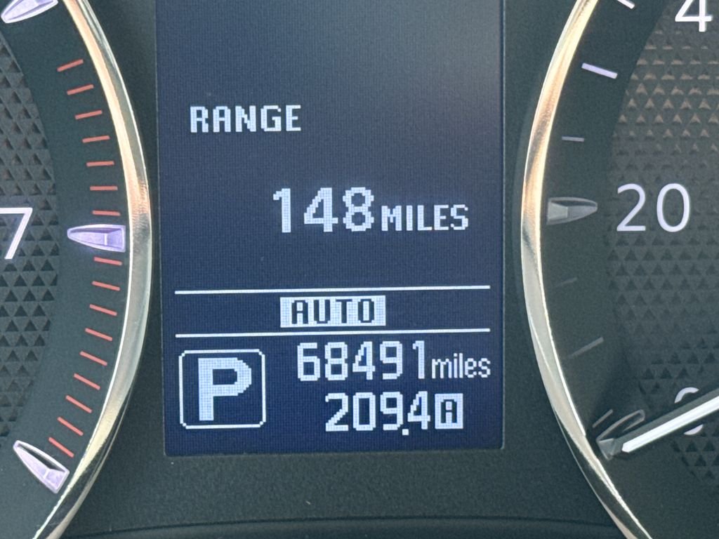 Used 2020 Gray Nissan Platinum image 19