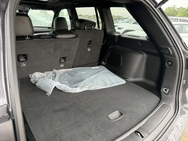 New 2026 Baltic Gray Metallic Clear-Coat Exterior Paint Jeep Limited image 27