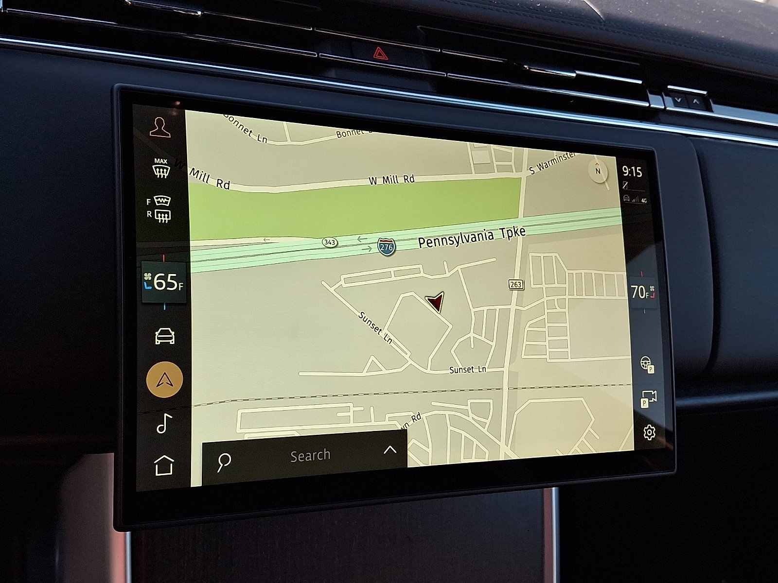 New 2027 Santorini Black Land Rover SE image 13