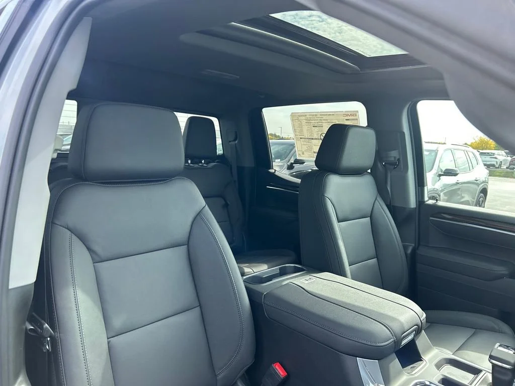 New 2026 Sterling Metallic GMC Elevation image 40