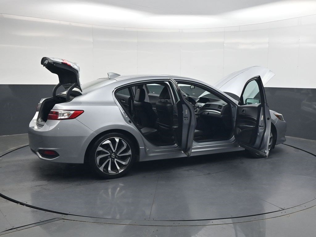 Used 2018 Silver Metallic Acura Special Edition image 31