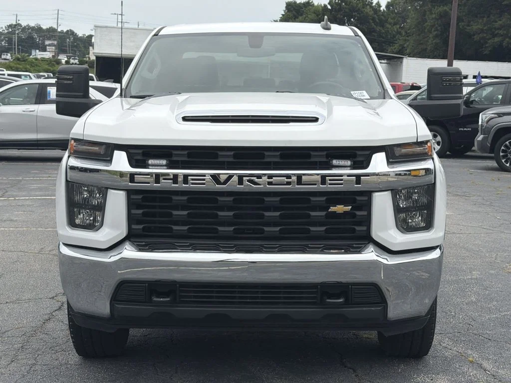 Used 2022 White Chevrolet LT image 2