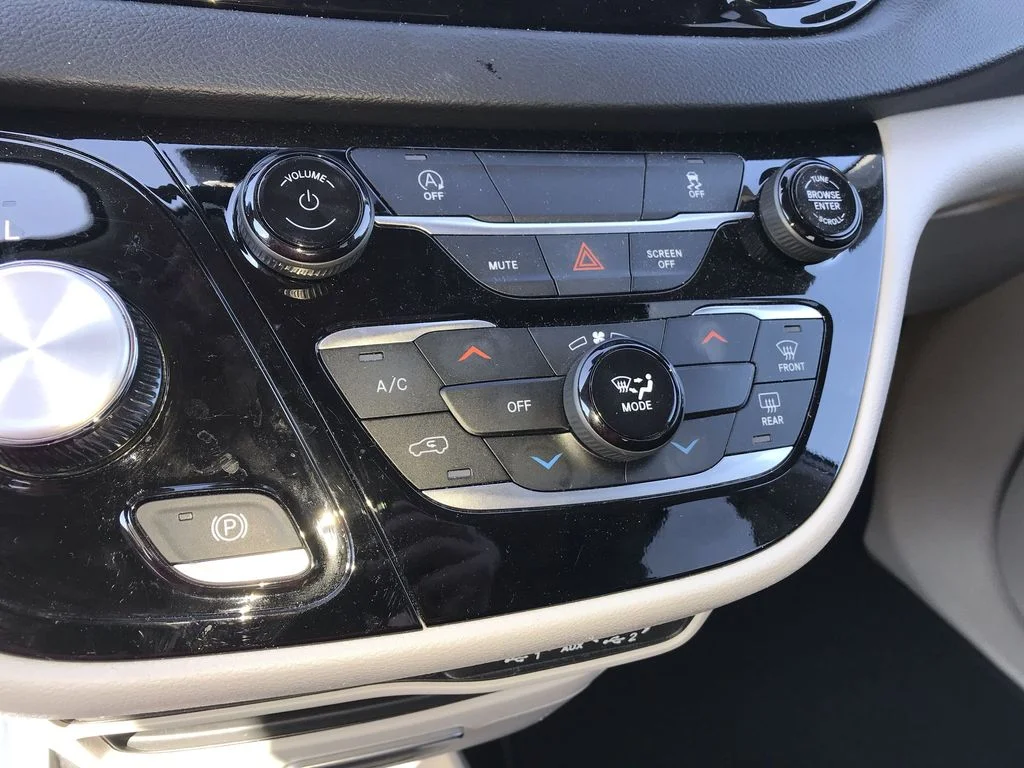 Used 2024 Silver Chrysler LX image 18