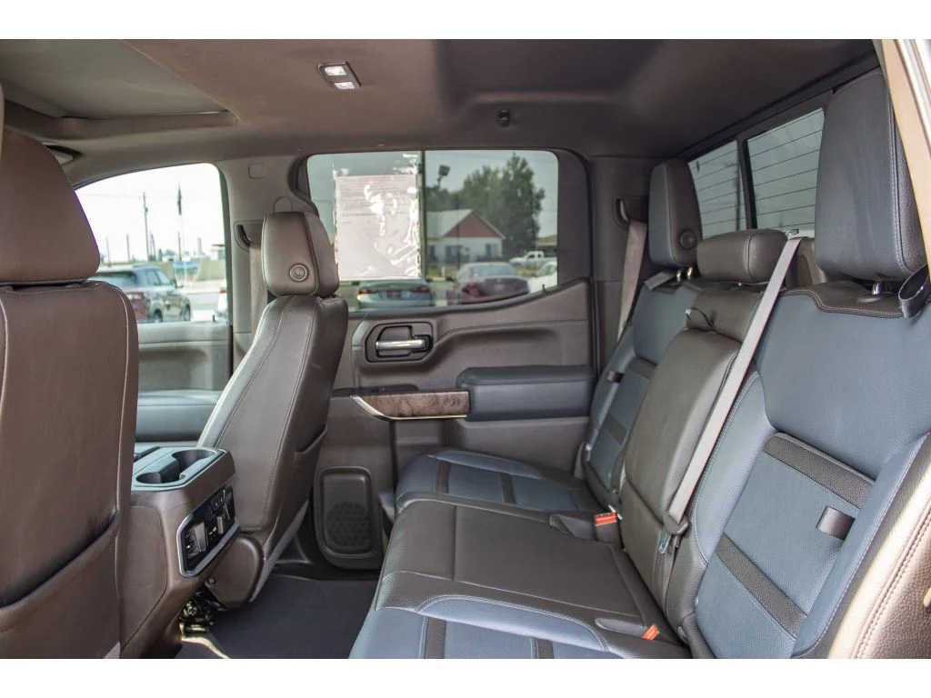 Used 2021 White Frost Tricoat GMC Denali image 20