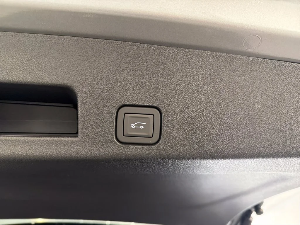 New 2027 Sterling Metallic GMC Denali Ultimate image 8