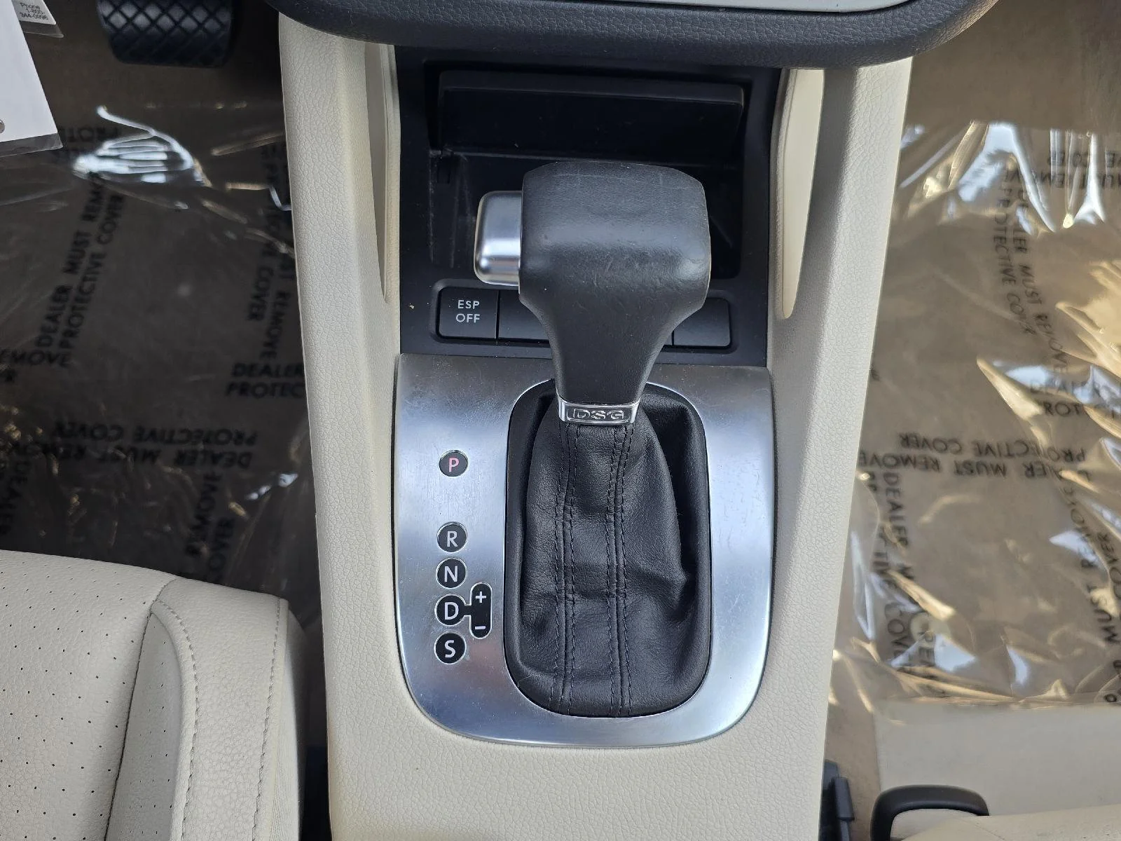 Used 2010 WHITE Volkswagen Komfort image 16