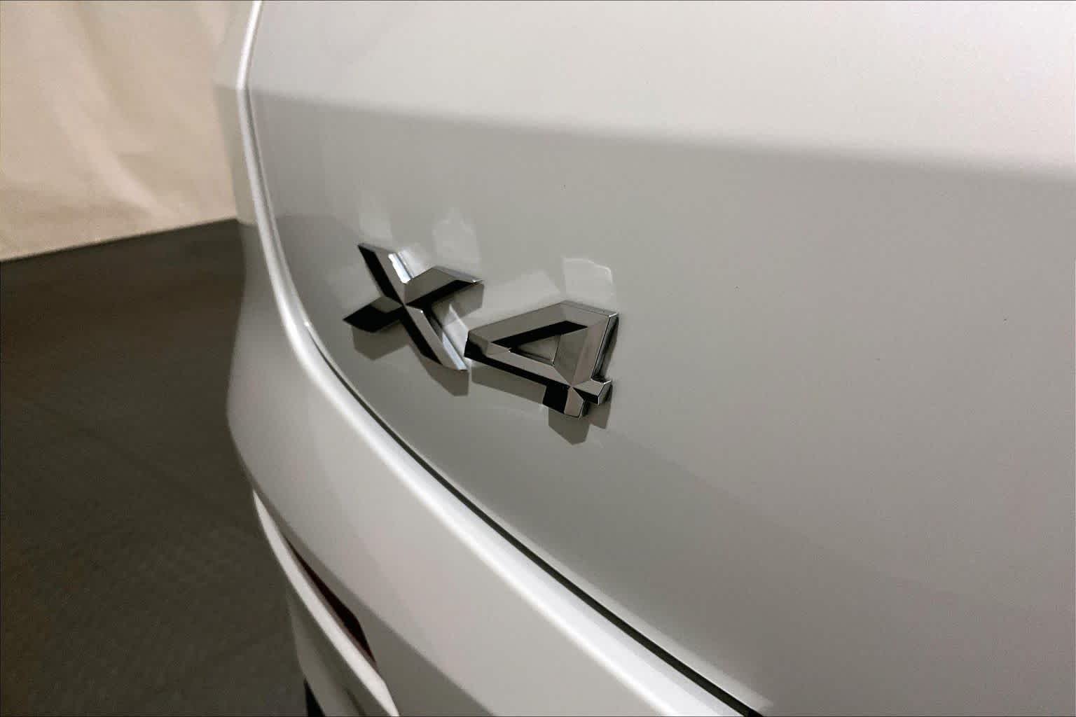 Used 2024 Alpine White BMW xDrive30i image 18