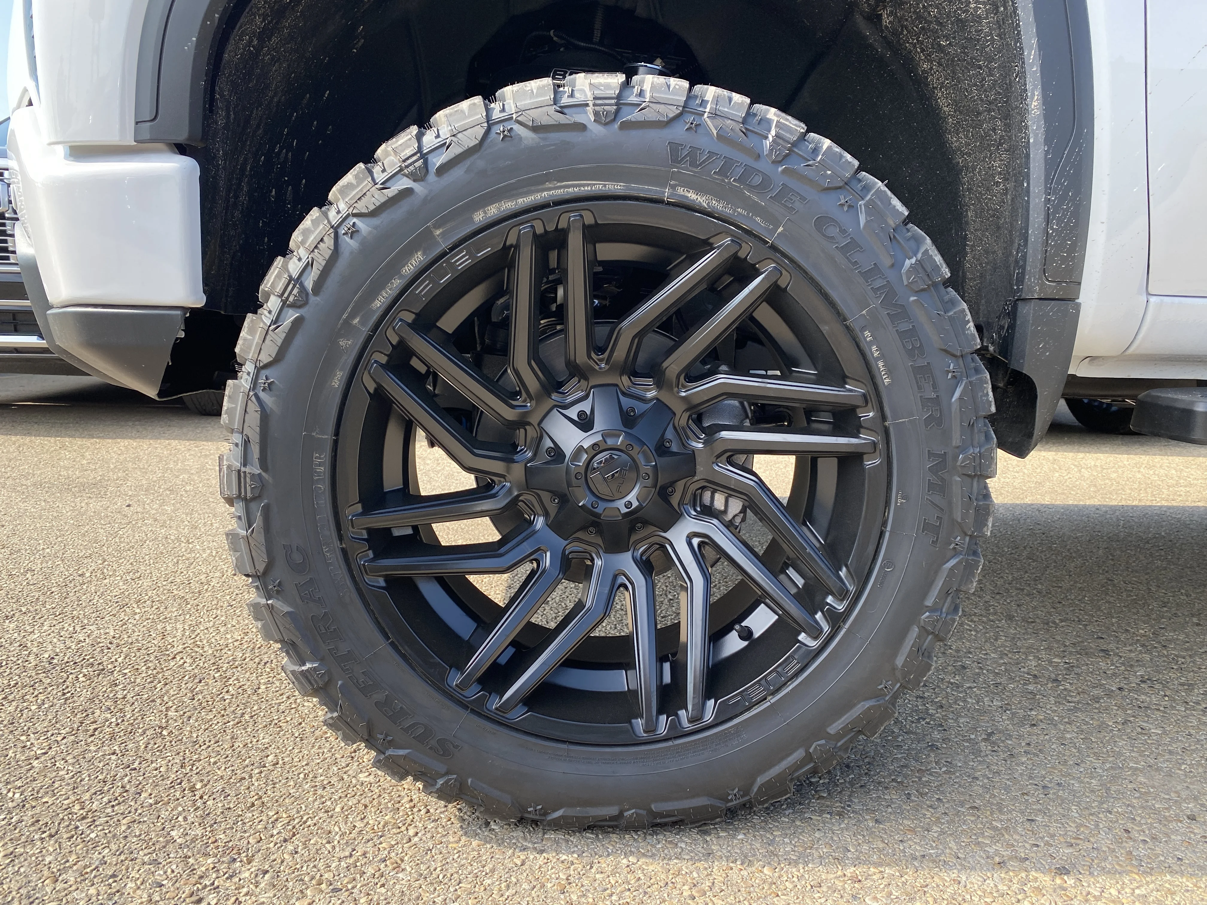 New 2026 Summit White GMC Elevation image 12