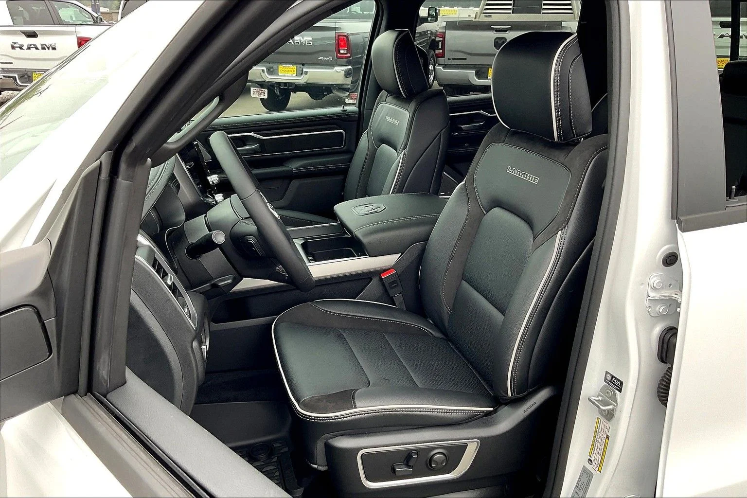 2026 RAM 1500 Laramie - Photo 9