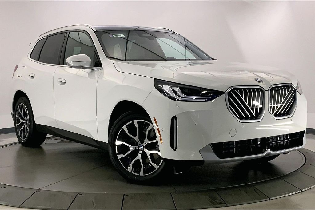 Used 2026 Alpine White BMW  image 11