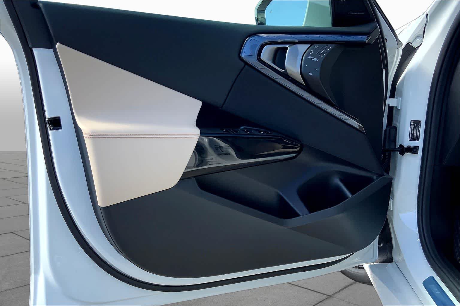 New 2026 Alpine White BMW 30 xDrive image 10