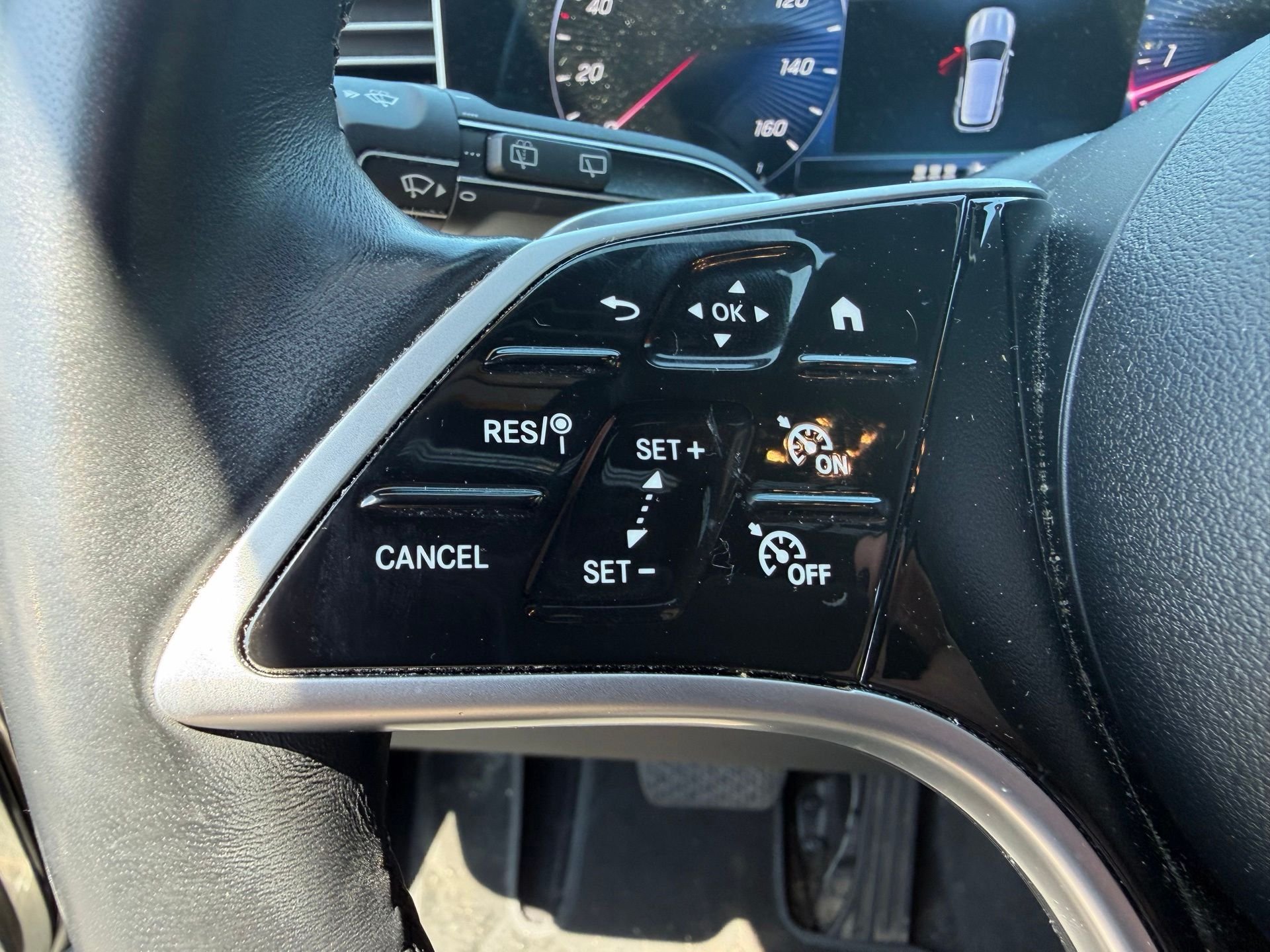 Certified Used 2024 Black Mercedes-Benz GLE 350 image 11