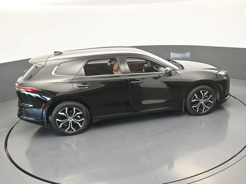 Used 2025 Black Toyota XLE image 59
