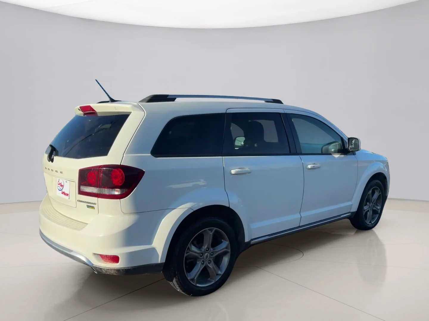 Used 2018 White Dodge CROSSROADS image 5