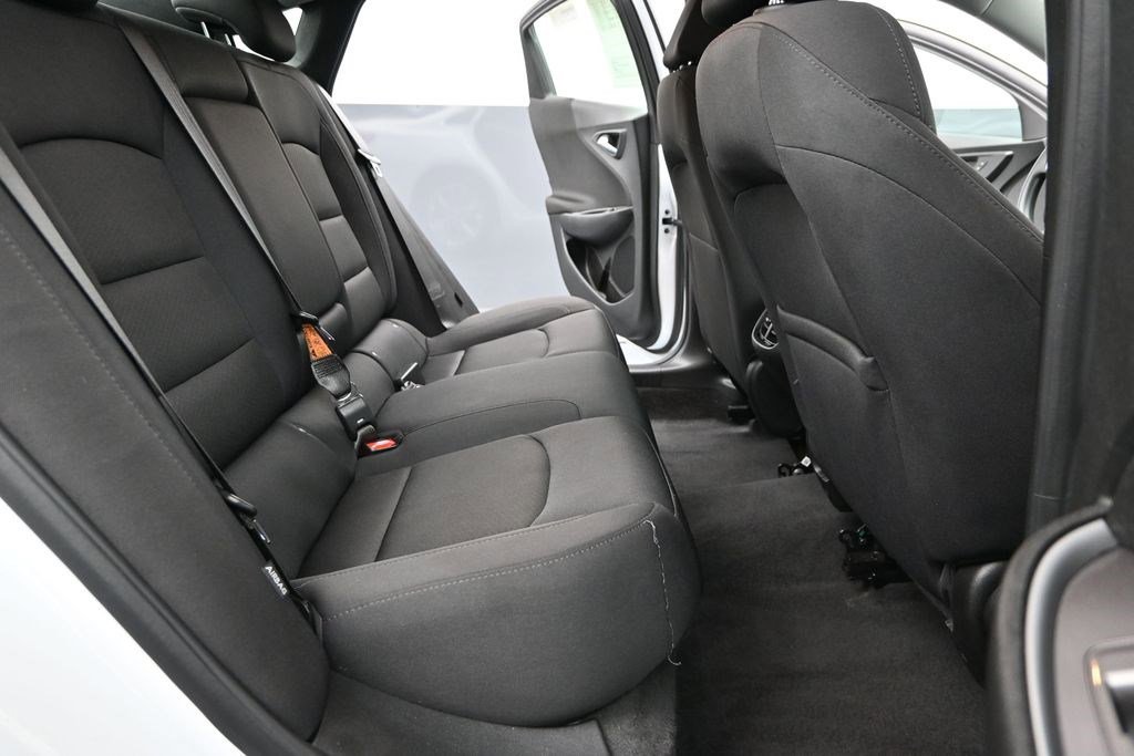 Used 2024 Summit White Chevrolet LT image 17