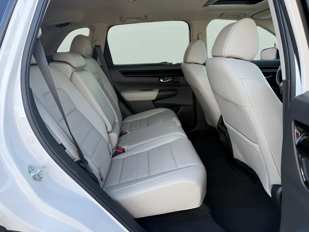 Certified Used 2023 Platinum White Pearl Honda EX-L image 13