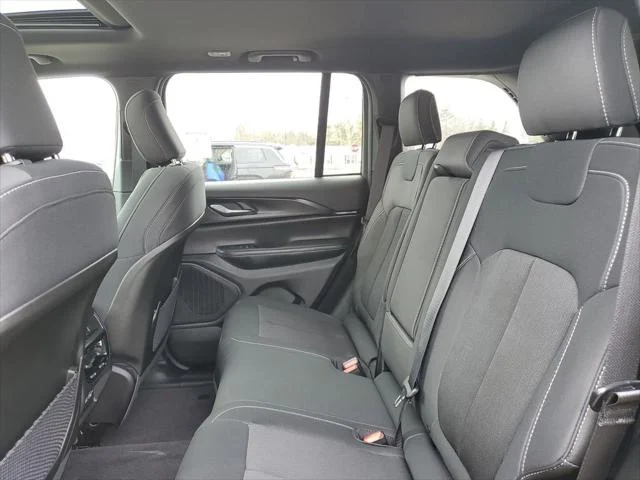 New 2026 Baltic Gray Metallic Clear-Coat Exterior Paint Jeep Laredo X image 32