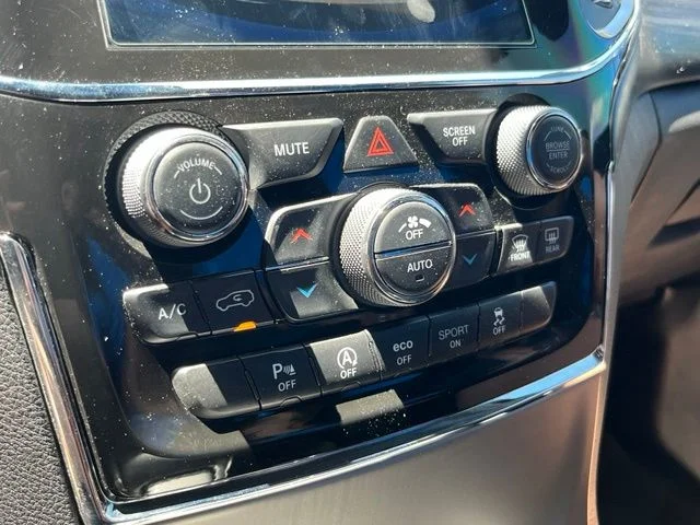 Used 2021 White Jeep Laredo X image 39