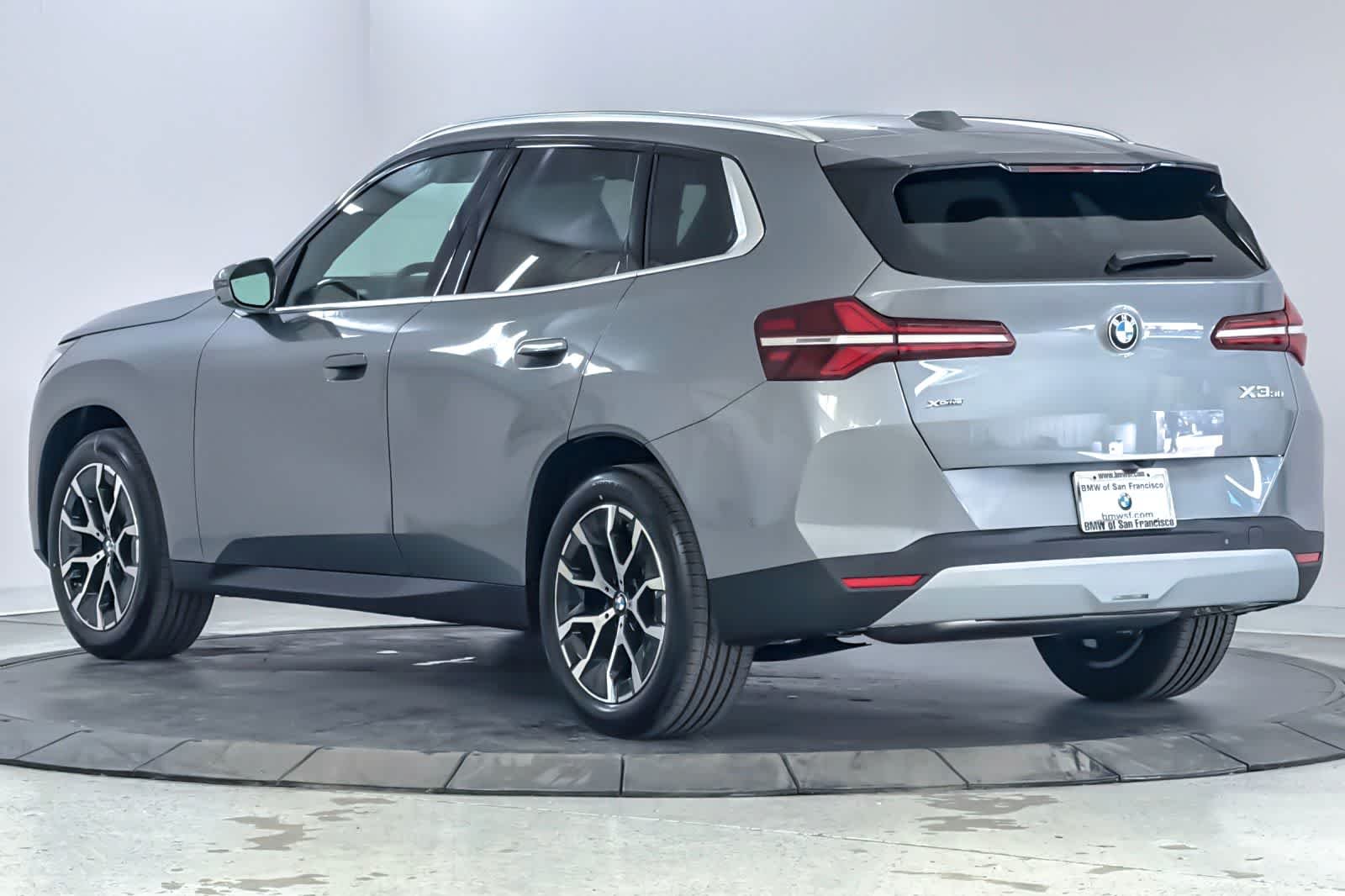 New 2026 Skyscraper Grey Metallic BMW 30 xDrive image 6