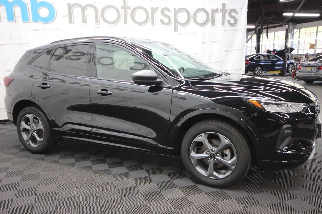 Used 2023 Black Ford ST-Line image 10