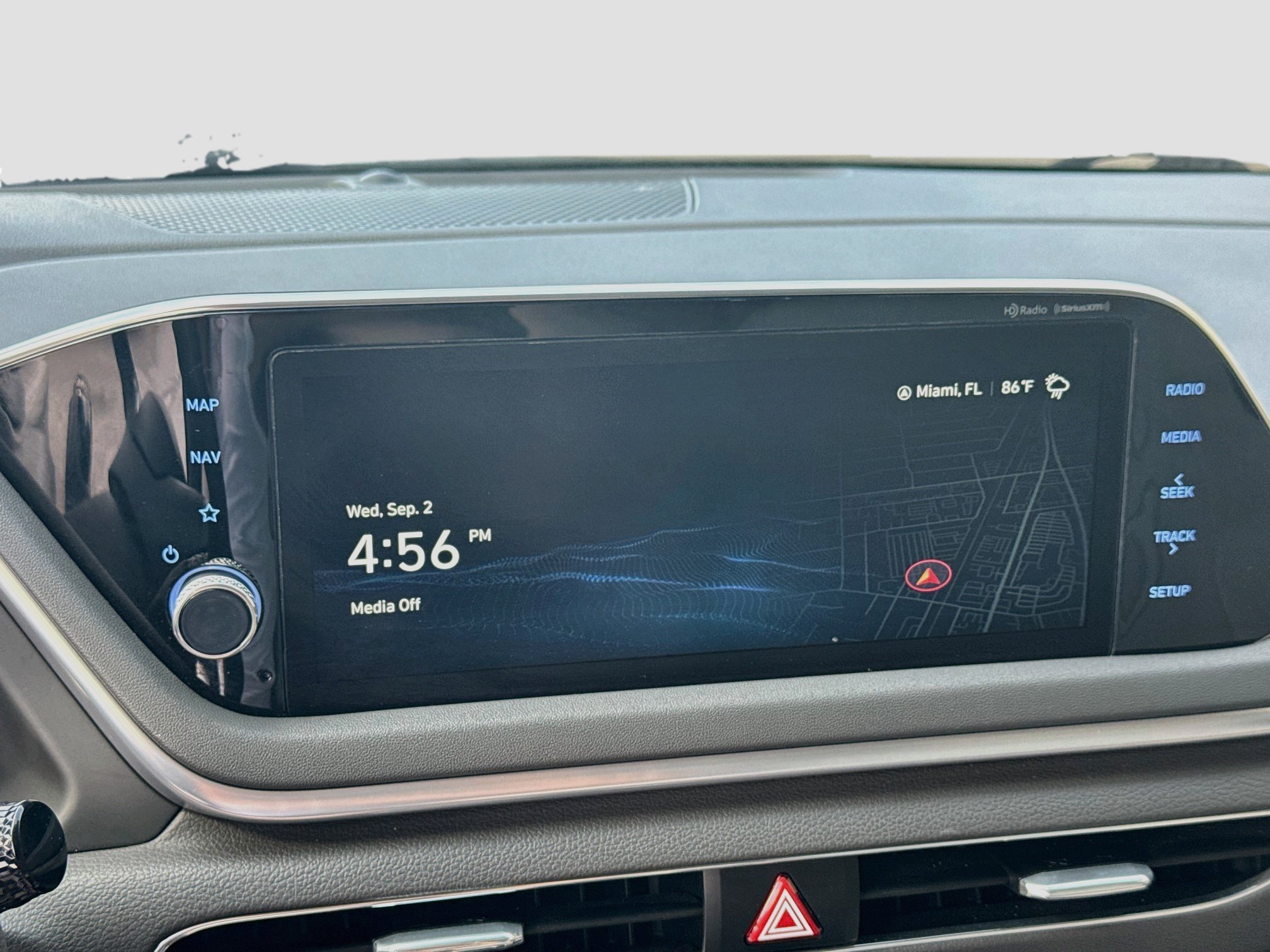 Used 2023 Hampton Gray Hyundai SEL image 11