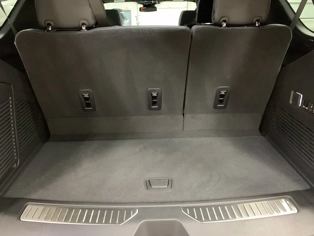 Used 2026 Summit White Chevrolet RST image 29